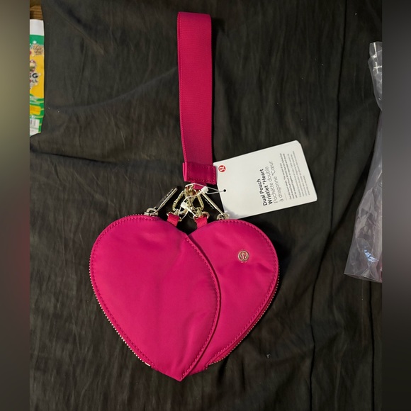 NWT Lululemon Limited Edition Dual Pouch Wristlet Heart - Picture 2 of 4